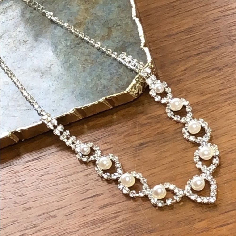 Stunning Faux Pearl and Rhinestone Necklace
